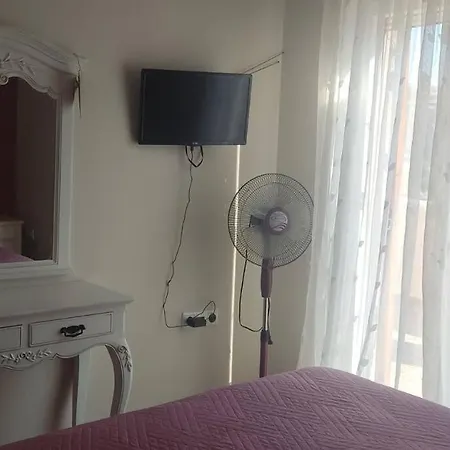 Pera Horio House *